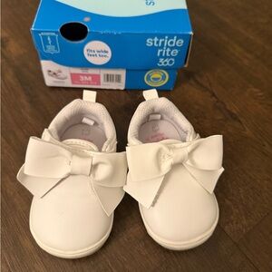Stride Rite White Baby Bow Slip-On Sneakers (Kamila Mary Jane style)